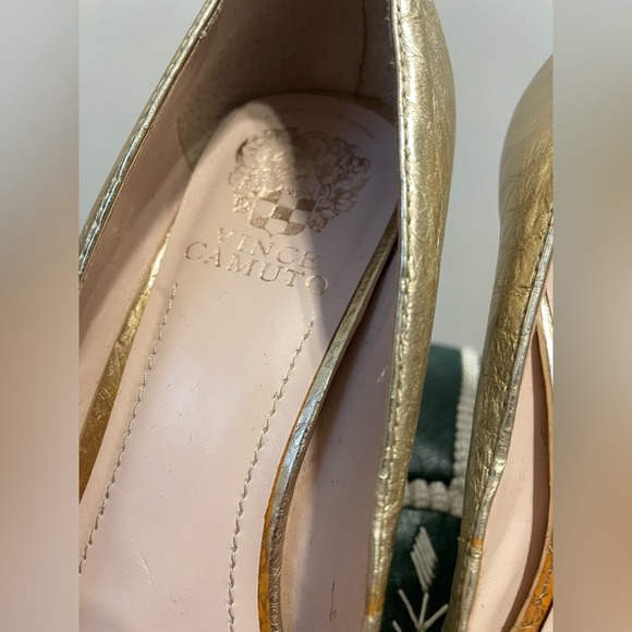 Vince Camuto gold peep toe heels - Picture 5 of 5